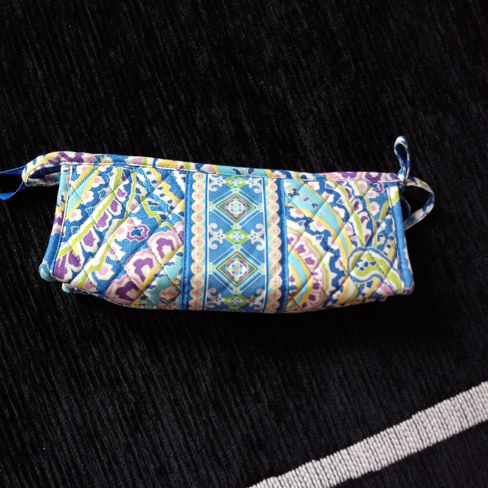VERA BRADLEY POUCH